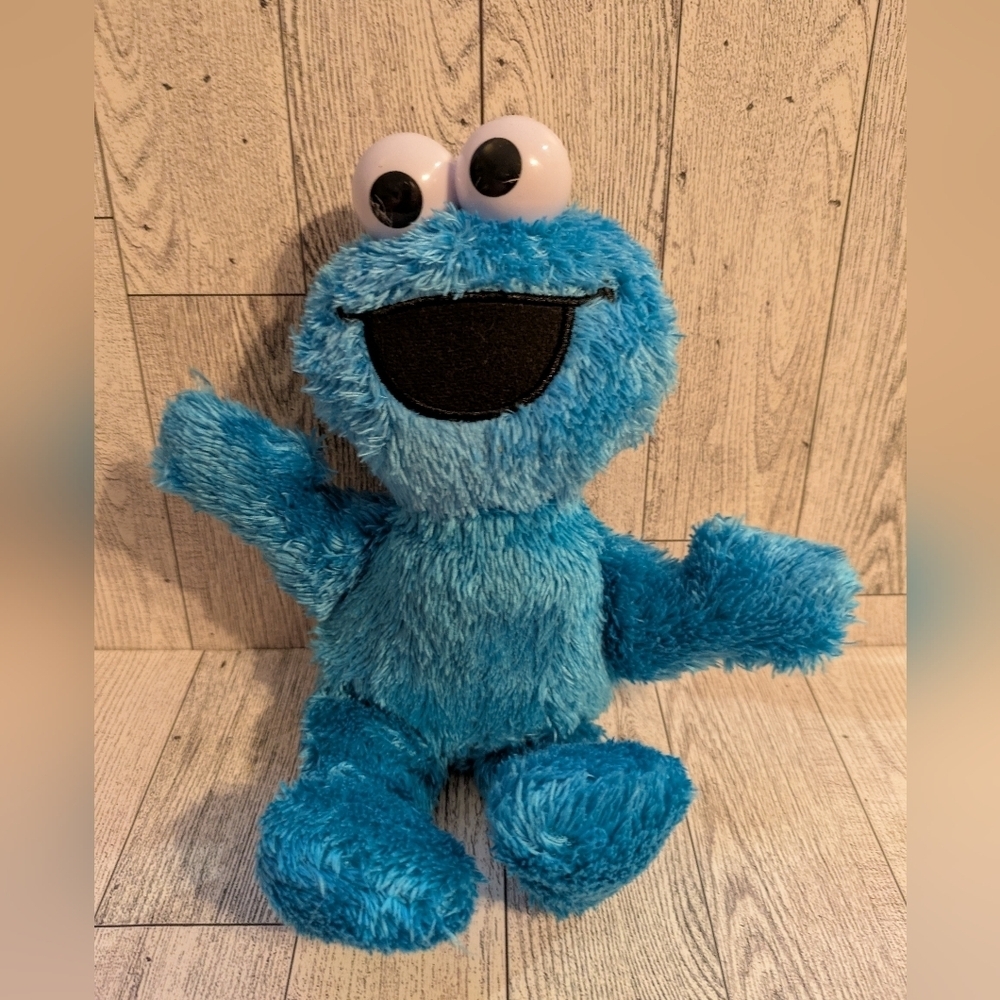 Hasbro Blue Furry Monster Plush Sesame St Talks